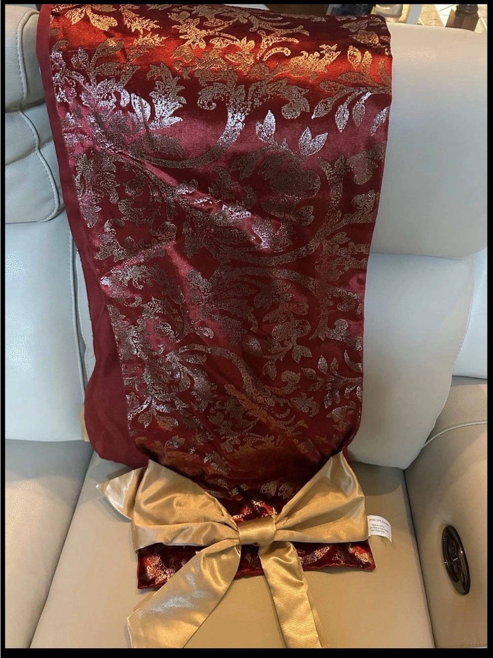 Red Gold Brocade Christmas Table Runner Satin Bow NWT